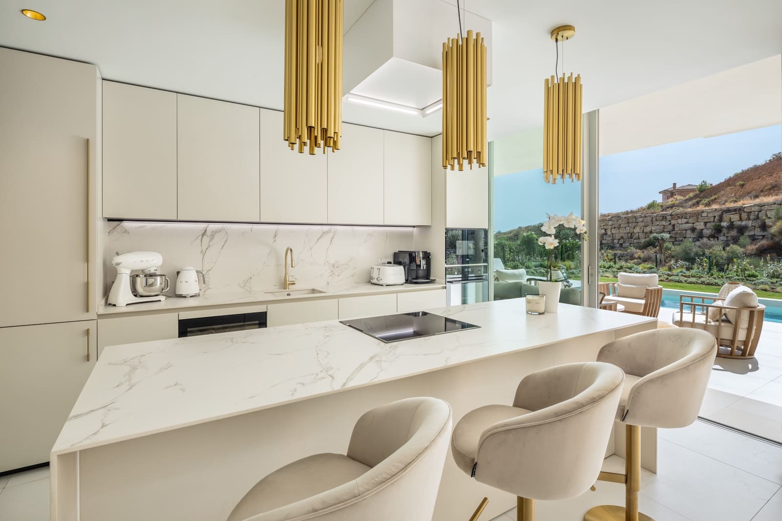 3 bedroom Apartment for sale in Benalmadena with pool garage - € 1,450,000 (Ref: 9297218)