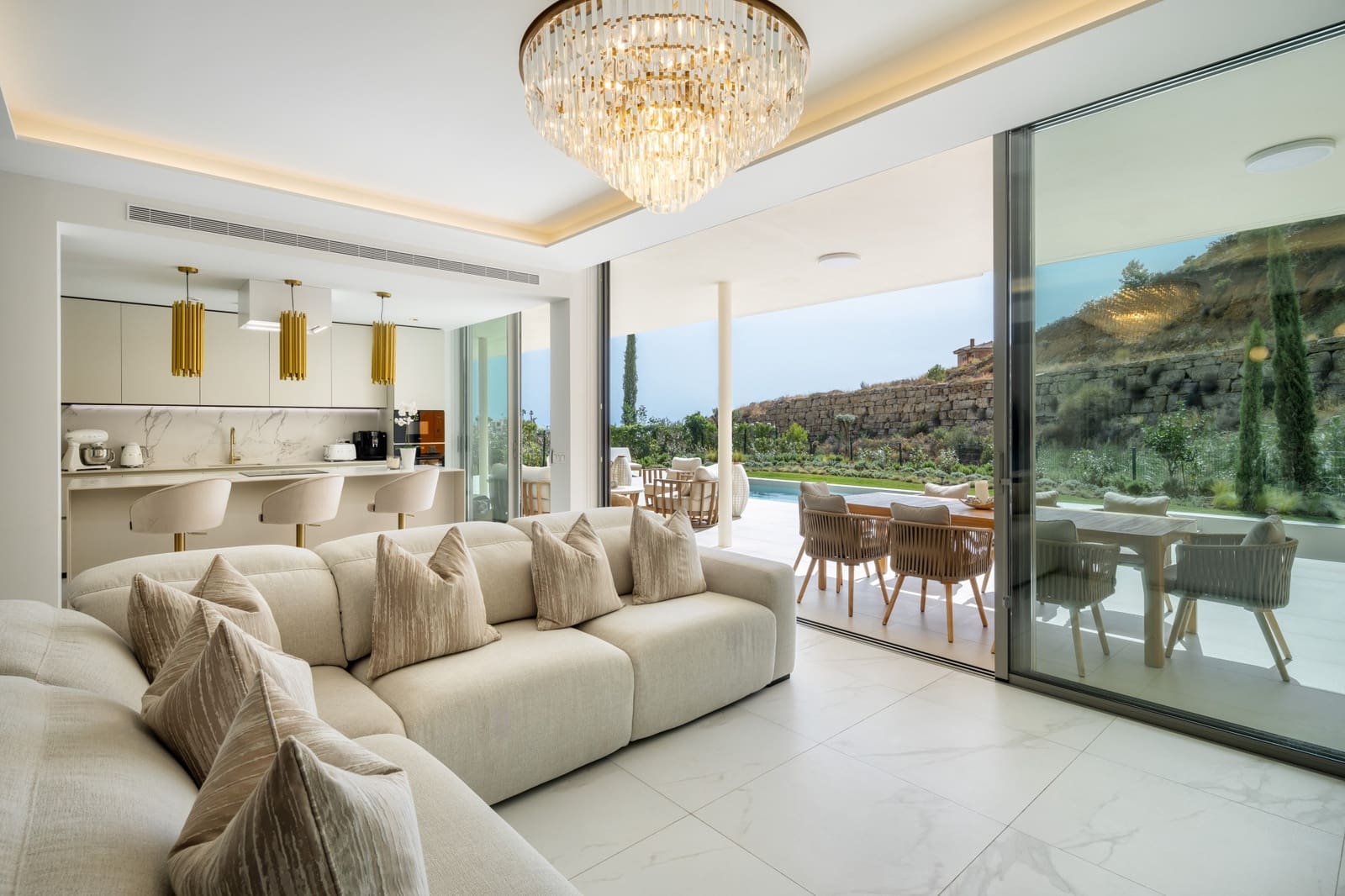 3 bedroom Apartment for sale in Benalmadena with pool garage - € 1,450,000 (Ref: 9297218)