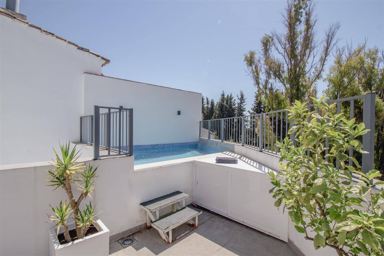 3 bedroom Townhouse for sale in San Pedro de Alcantara with pool garage - € 900,000 (Ref: 9297223)