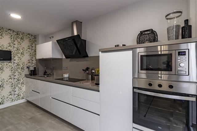 Casa de 3 habitaciones en San Pedro de Alcantara, Marbella en venta con piscina garaje - 900.000 € (Ref: 9297223)