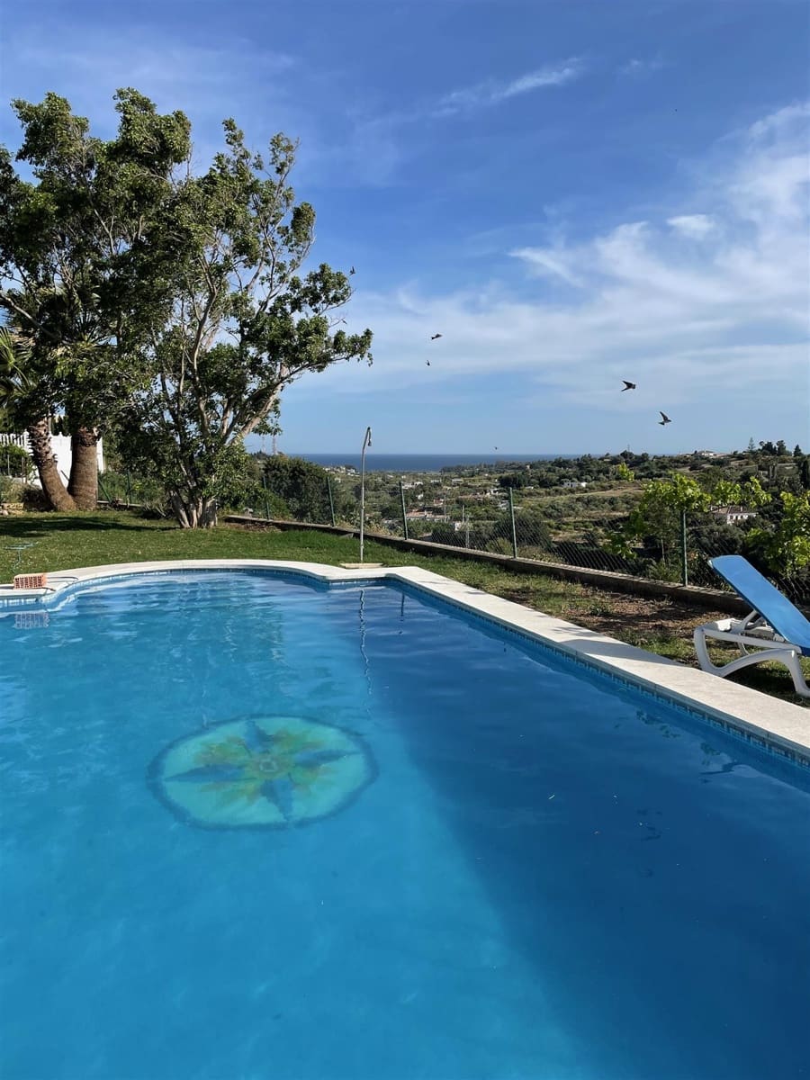 3 soverom Villa til salgs i El Velerin med svømmebasseng garasje - € 895 000 (Ref: 9297225)