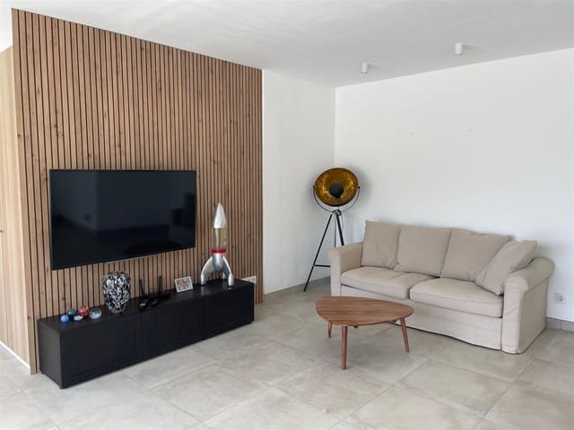 3 sypialnia Willa na sprzedaż w El Velerín, Estepona z basenem garażem - 875 000 € (Ref: 9297225)
