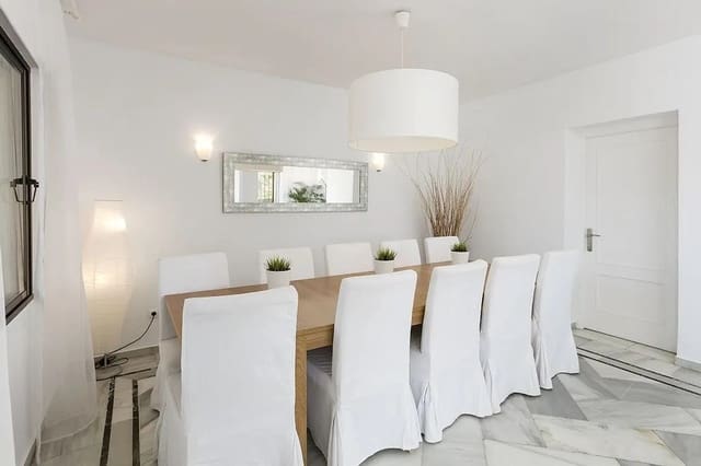 6 quarto Moradia para venda em Nueva Andalucia, Marbella com piscina garagem - 2 500 000 € (Ref: 9344462)