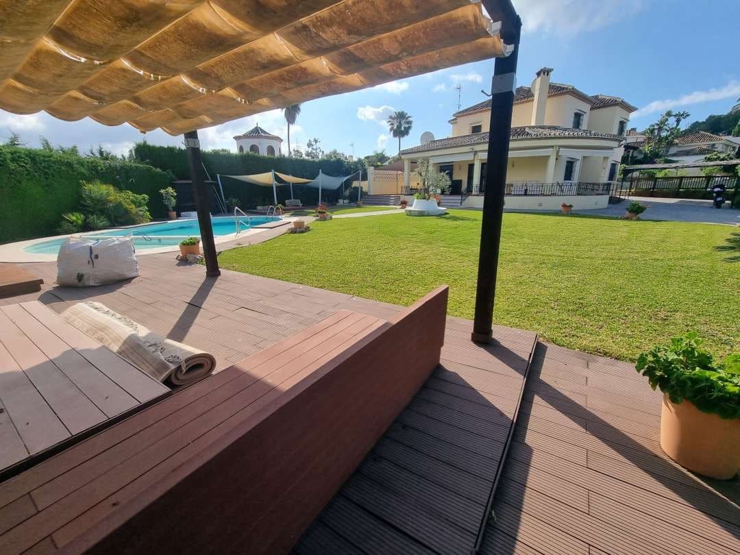 6 bedroom Villa for sale in Nueva Andalucia with pool garage - € 2,500,000 (Ref: 9344462)