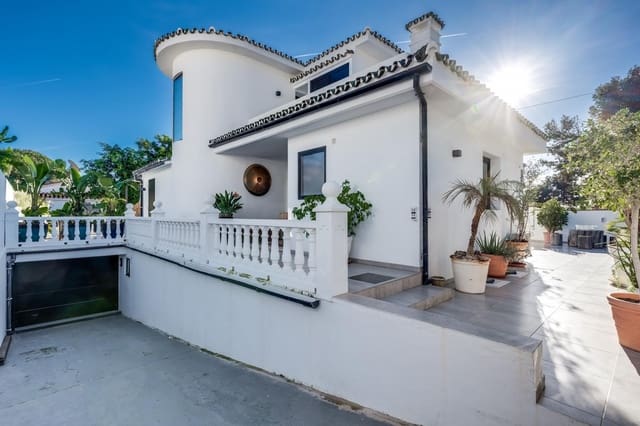 5 soveværelse Villa til salg i Nueva Andalucia, Marbella med swimmingpool garage - € 1.894.000 (Ref: 9344464)