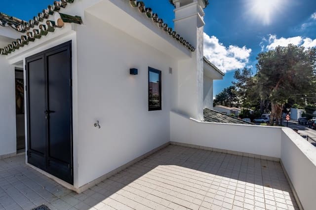 5 slaapkamer Villa te koop in Nueva Andalucia, Marbella met zwembad garage - € 1.894.000 (Ref: 9344464)