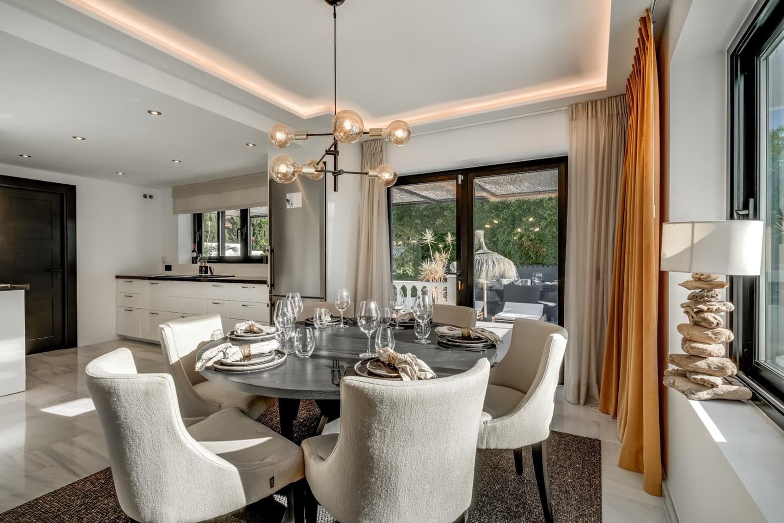 5 bedroom Villa for sale in Nueva Andalucia with pool garage - € 1,894,000 (Ref: 9344464)