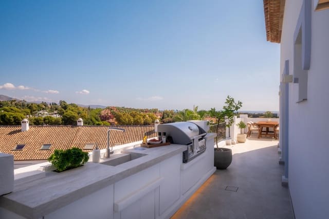 3 slaapkamer Penthouse te koop in Nueva Andalucia, Marbella met zwembad garage - € 1.550.000 (Ref: 9344465)