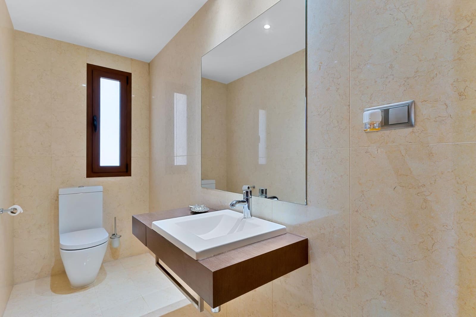 Ático de 3 habitaciones en Marbella en venta con piscina garaje - 1.495.000 € (Ref: 9344466)