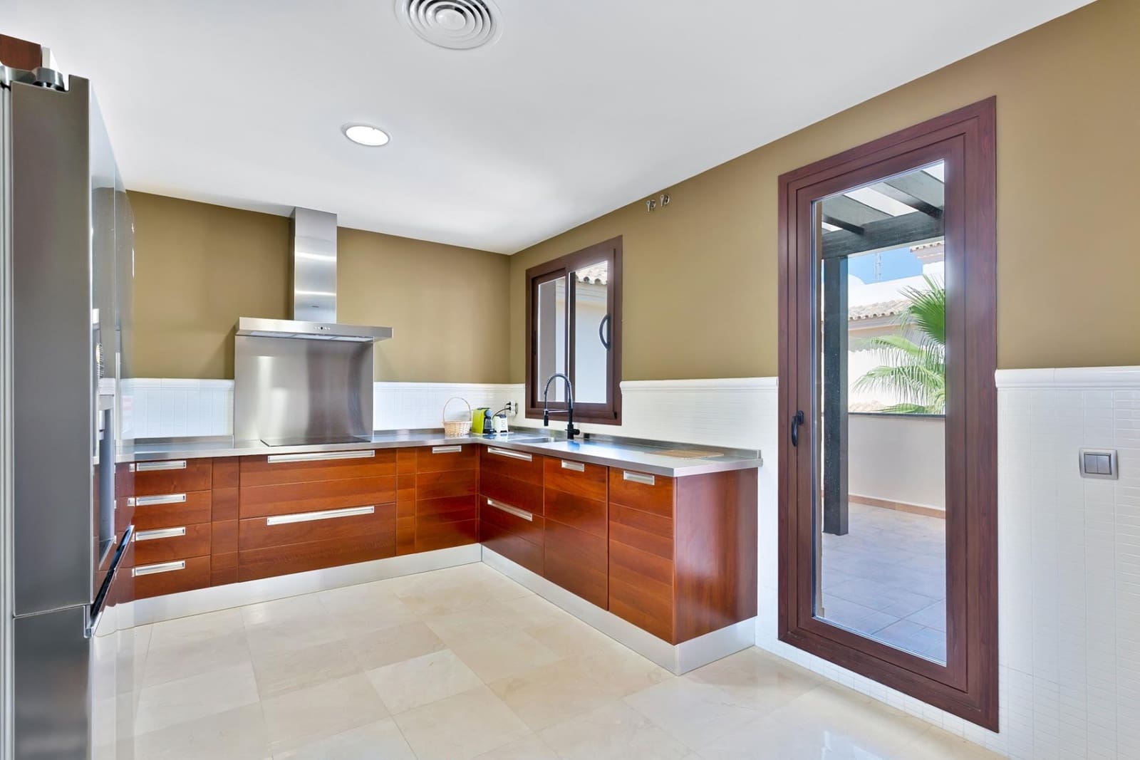 Ático de 3 habitaciones en Marbella en venta con piscina garaje - 1.495.000 € (Ref: 9344466)