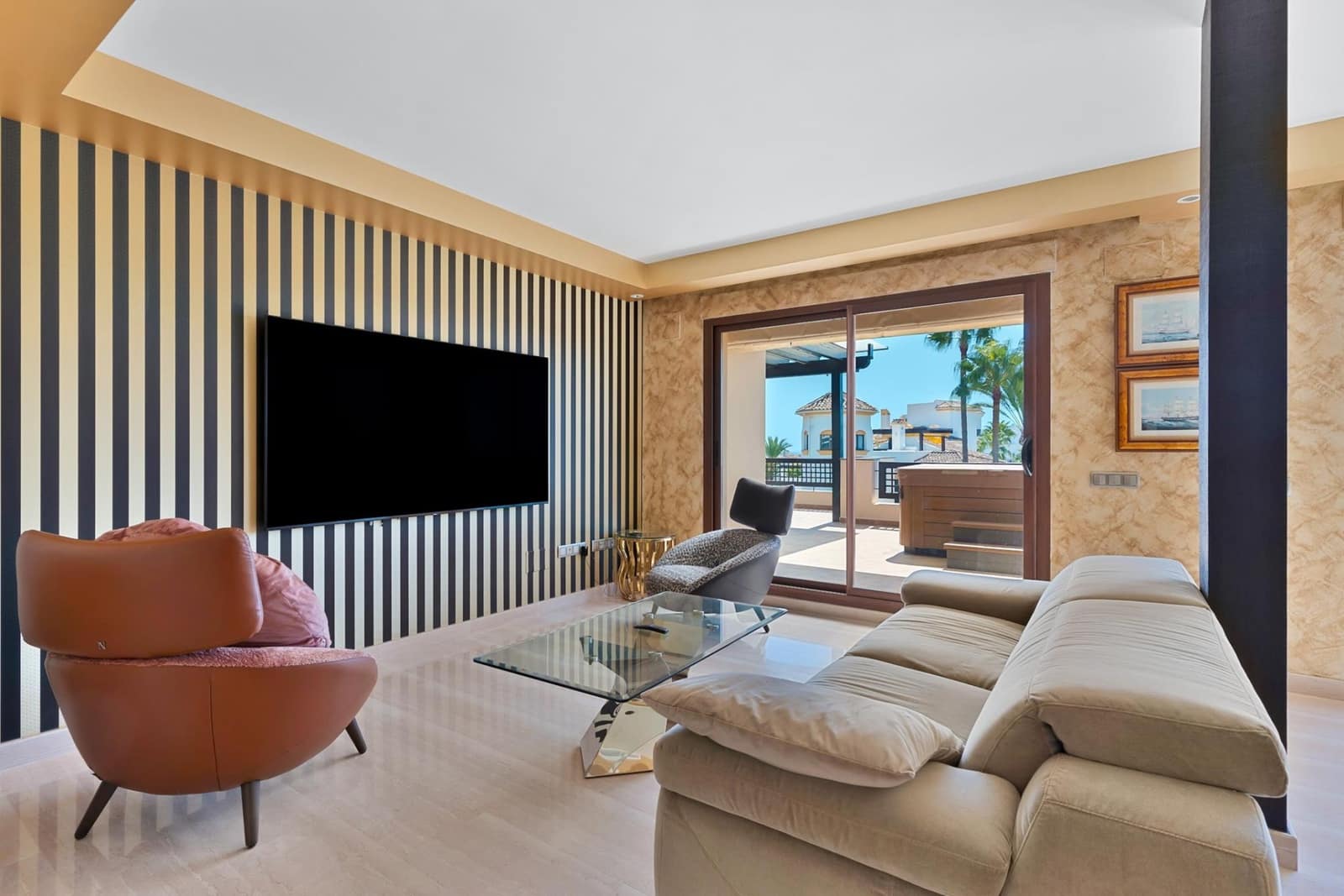 Ático de 3 habitaciones en Marbella en venta con piscina garaje - 1.495.000 € (Ref: 9344466)