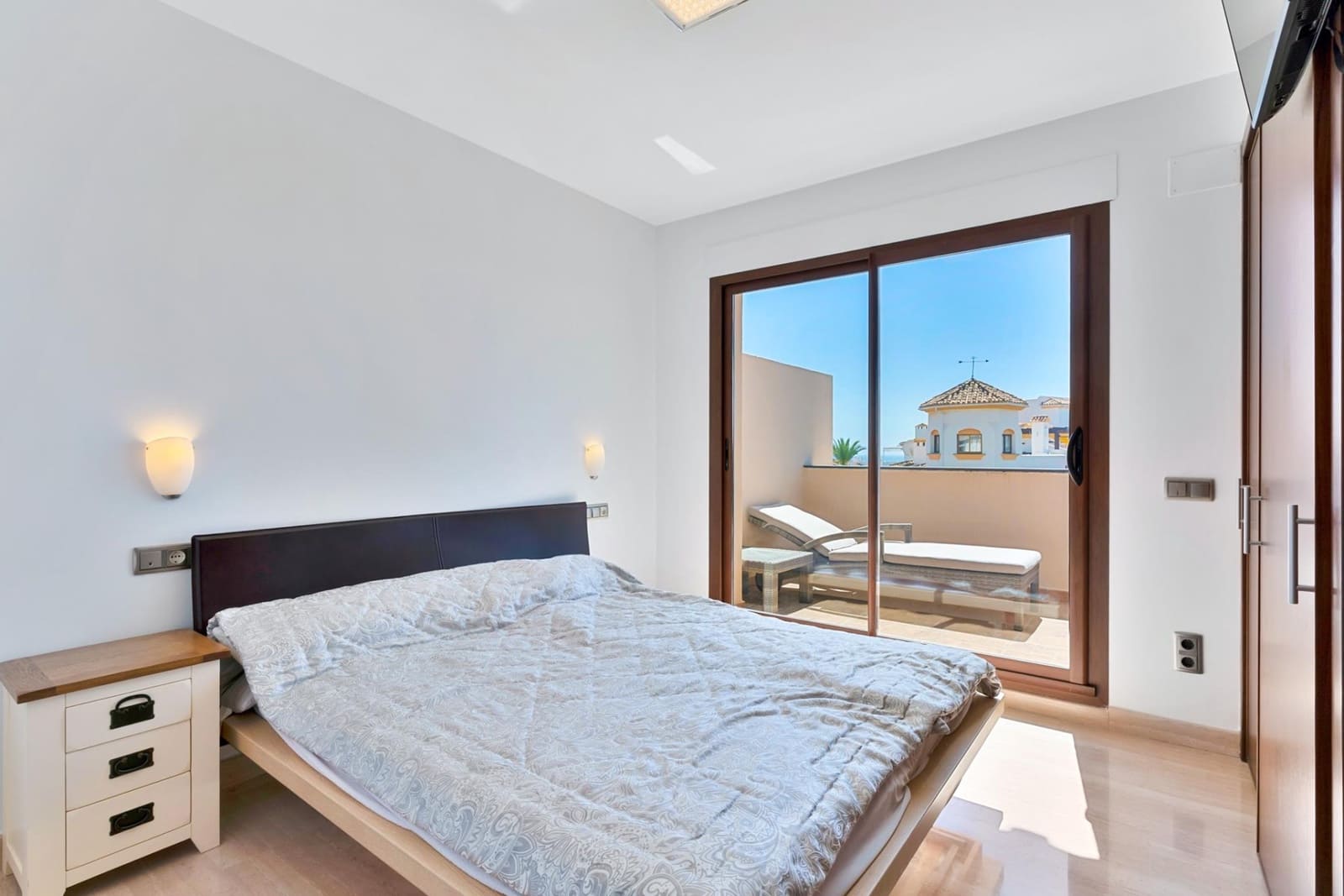 Ático de 3 habitaciones en Marbella en venta con piscina garaje - 1.495.000 € (Ref: 9344466)