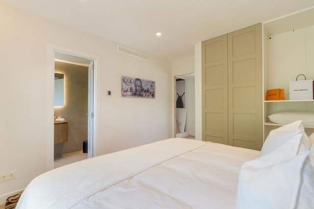 4 soverom Hus til salgs i Marbella med svømmebasseng garasje - € 1 195 000 (Ref: 9344467)