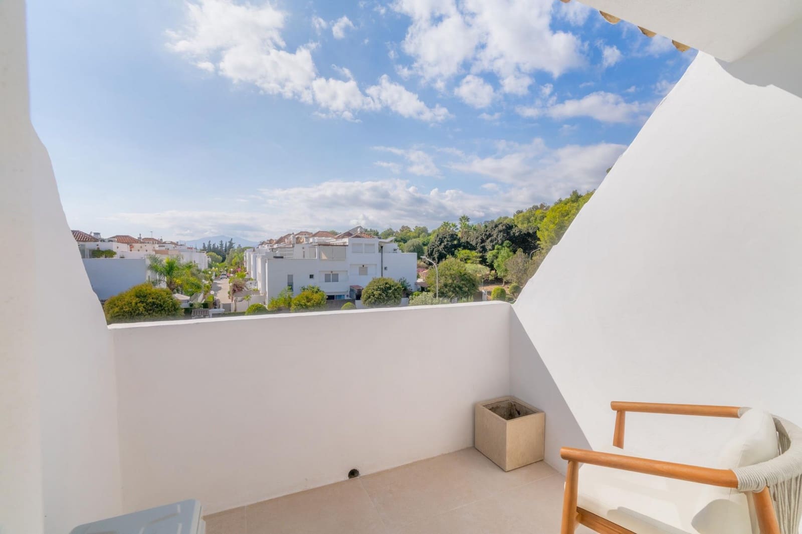 4 soverom Hus til salgs i Marbella med svømmebasseng garasje - € 1 195 000 (Ref: 9344467)