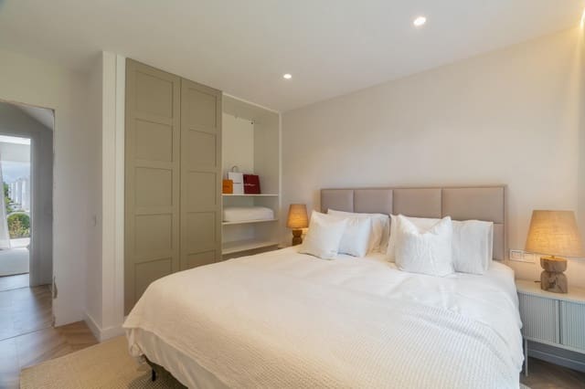 4 soverom Hus til salgs i Marbella med svømmebasseng garasje - € 1 195 000 (Ref: 9344467)