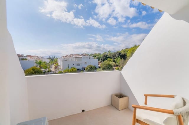 4 sovrum Hus till salu i Marbella med pool garage - 1 195 000 € (Ref: 9344467)