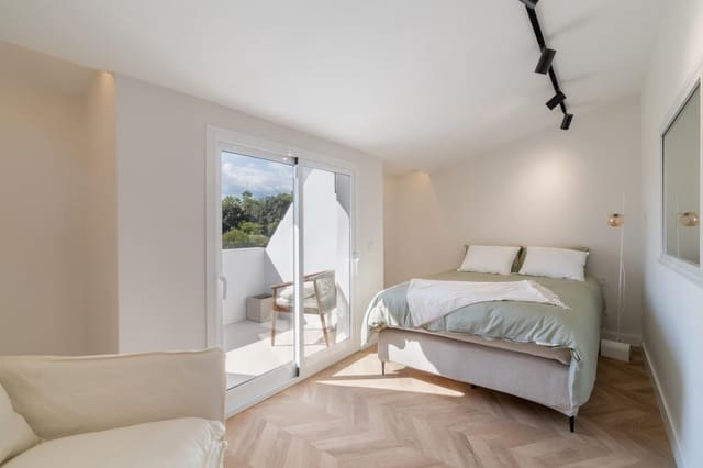 4 sovrum Hus till salu i Marbella med pool garage - 1 195 000 € (Ref: 9344467)