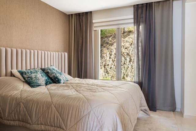 2 soverom Penthouse til salgs i Nueva Andalucia, Marbella med svømmebasseng garasje - € 1 420 000 (Ref: 9344470)