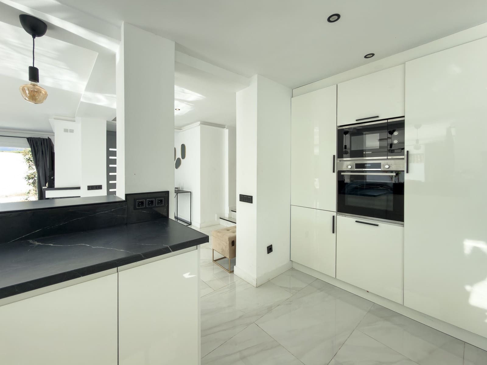 4 soverom Villa til leie i El Paraiso med svømmebasseng - € 6 500 (Ref: 9358972)