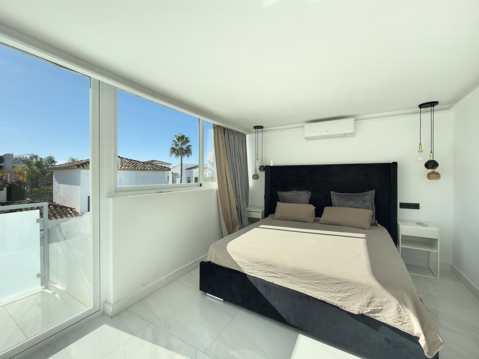 4 soverom Villa til leie i El Paraiso med svømmebasseng - € 6 500 (Ref: 9358972)