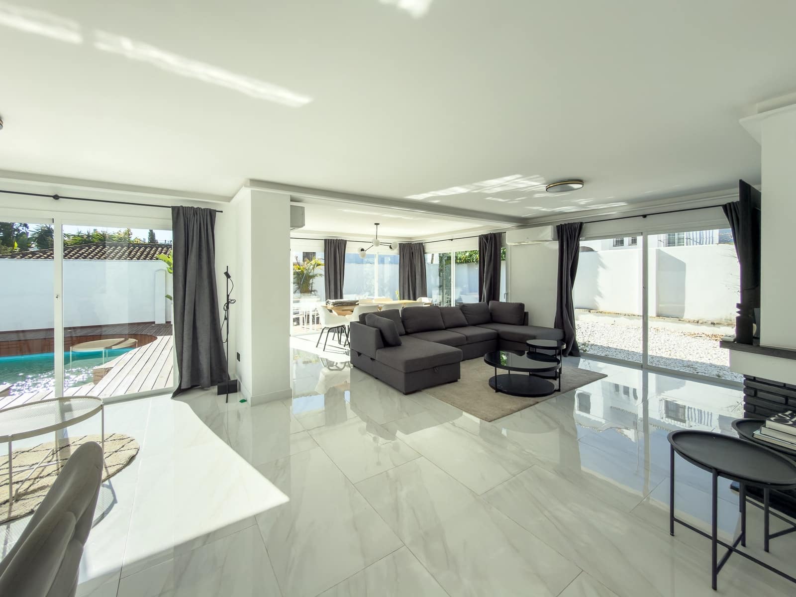 4 soverom Villa til leie i El Paraiso med svømmebasseng - € 6 500 (Ref: 9358972)