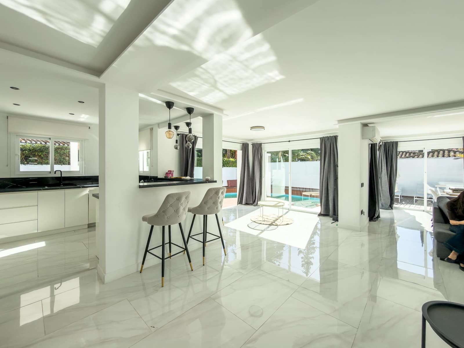 4 soverom Villa til leie i El Paraiso med svømmebasseng - € 6 500 (Ref: 9358972)