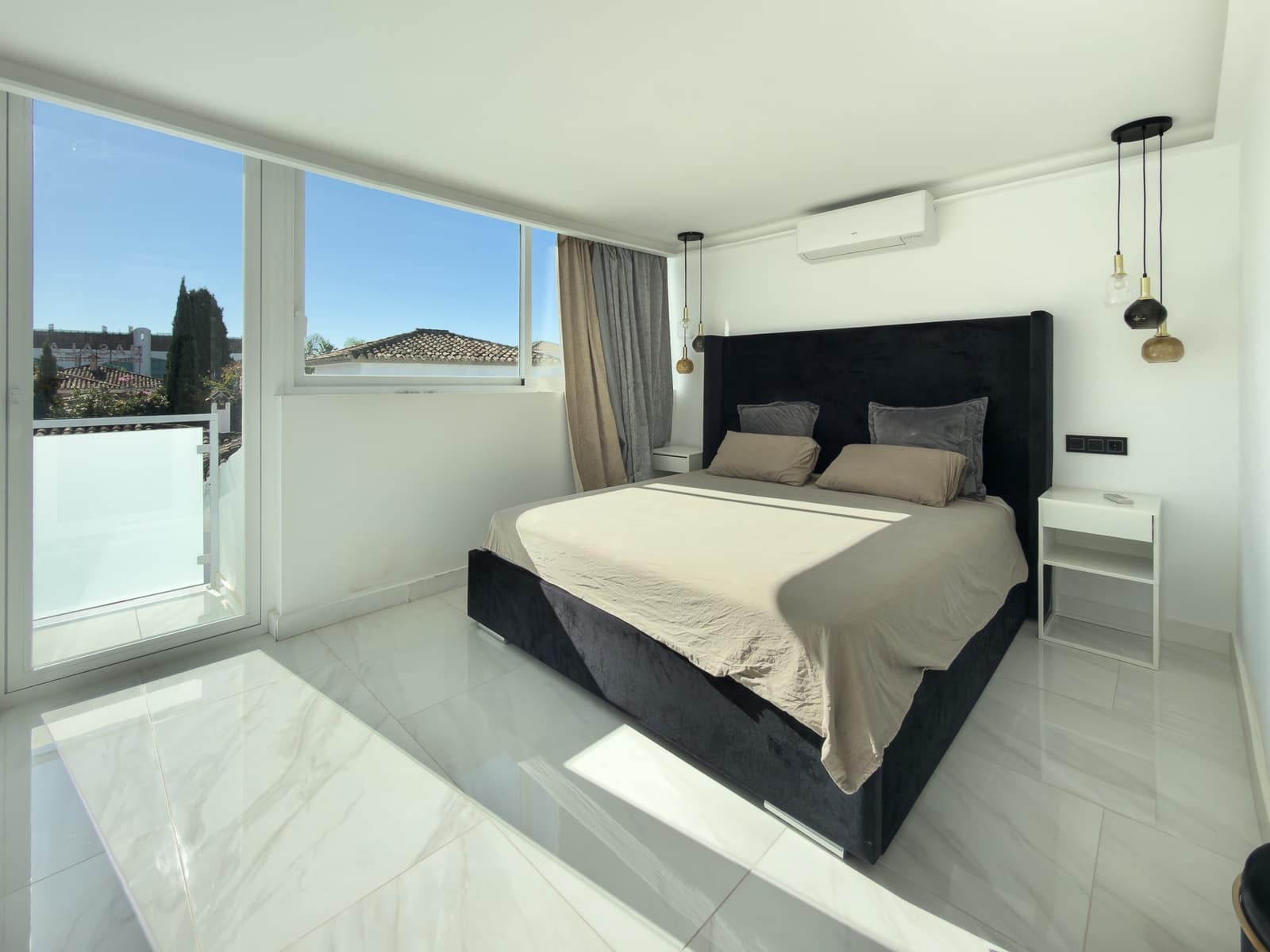 4 soverom Villa til leie i El Paraiso med svømmebasseng - € 6 500 (Ref: 9358972)