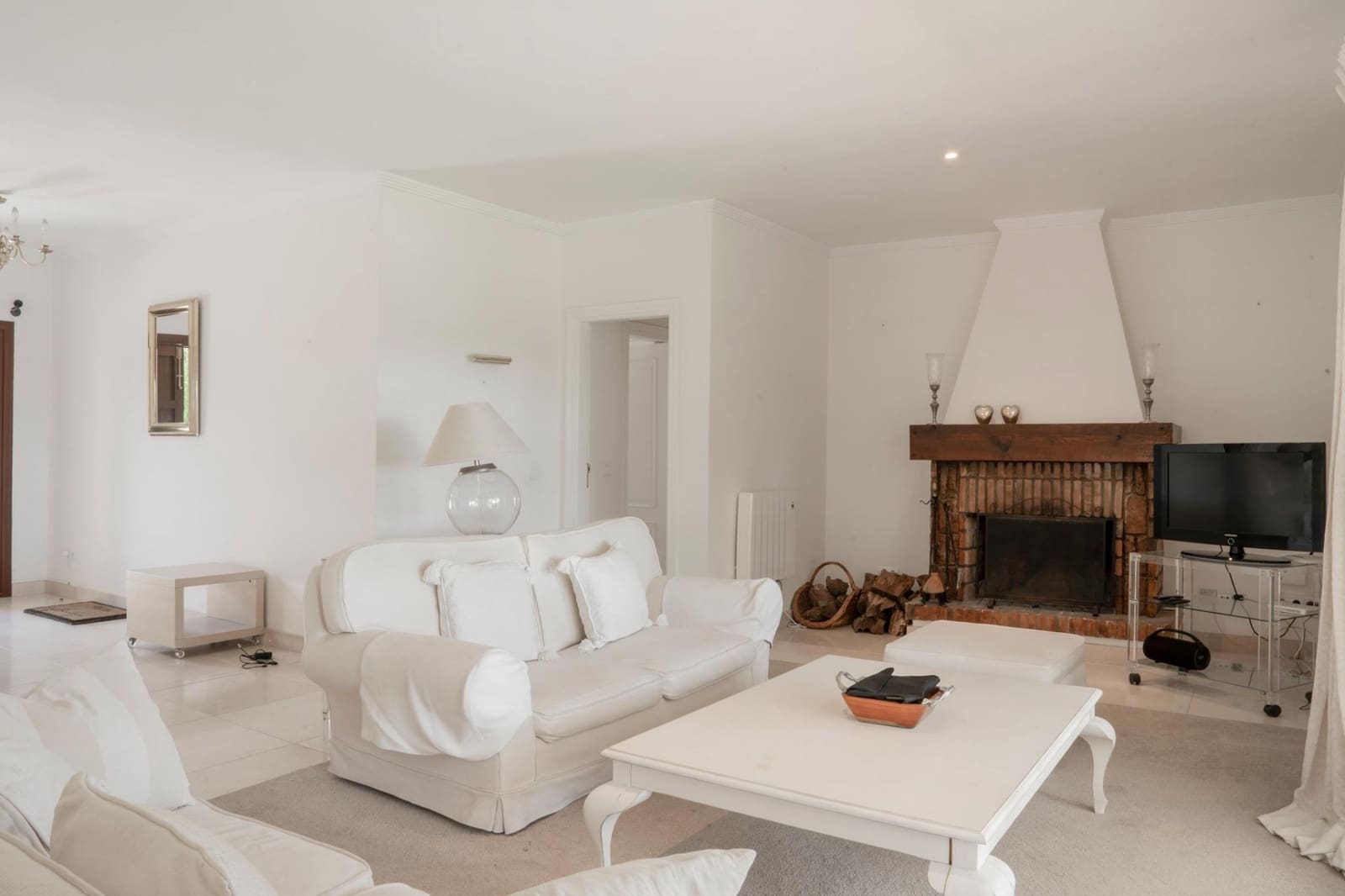 3 soverom Villa til salgs i El Paraiso med garasje - € 2 850 000 (Ref: 9358973)