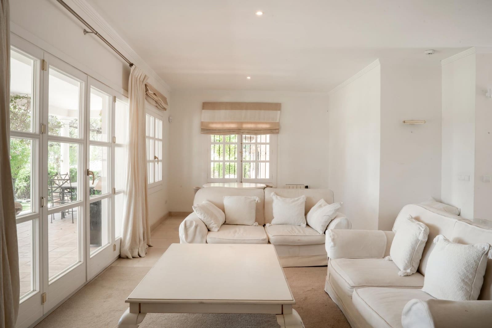 3 soverom Villa til salgs i El Paraiso med garasje - € 2 850 000 (Ref: 9358973)