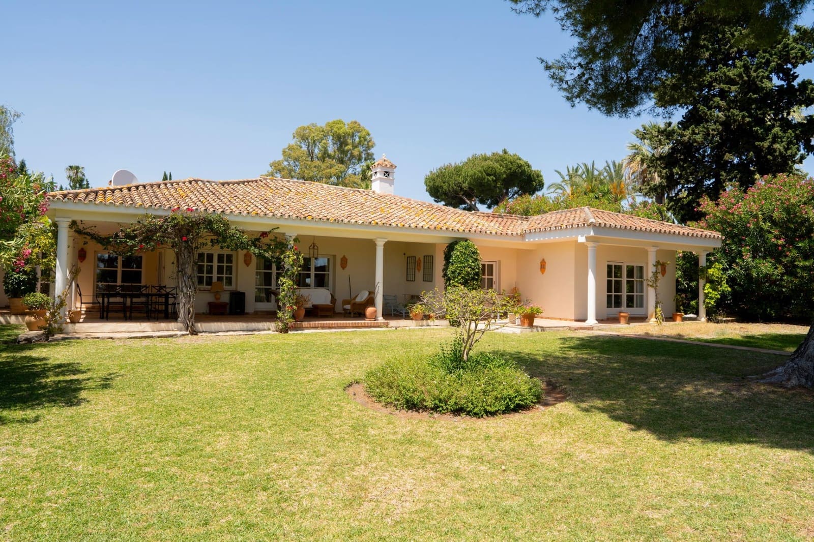 3 camera da letto Villa in vendita in El Paraiso con garage - 2.850.000 € (Rif: 9358973)