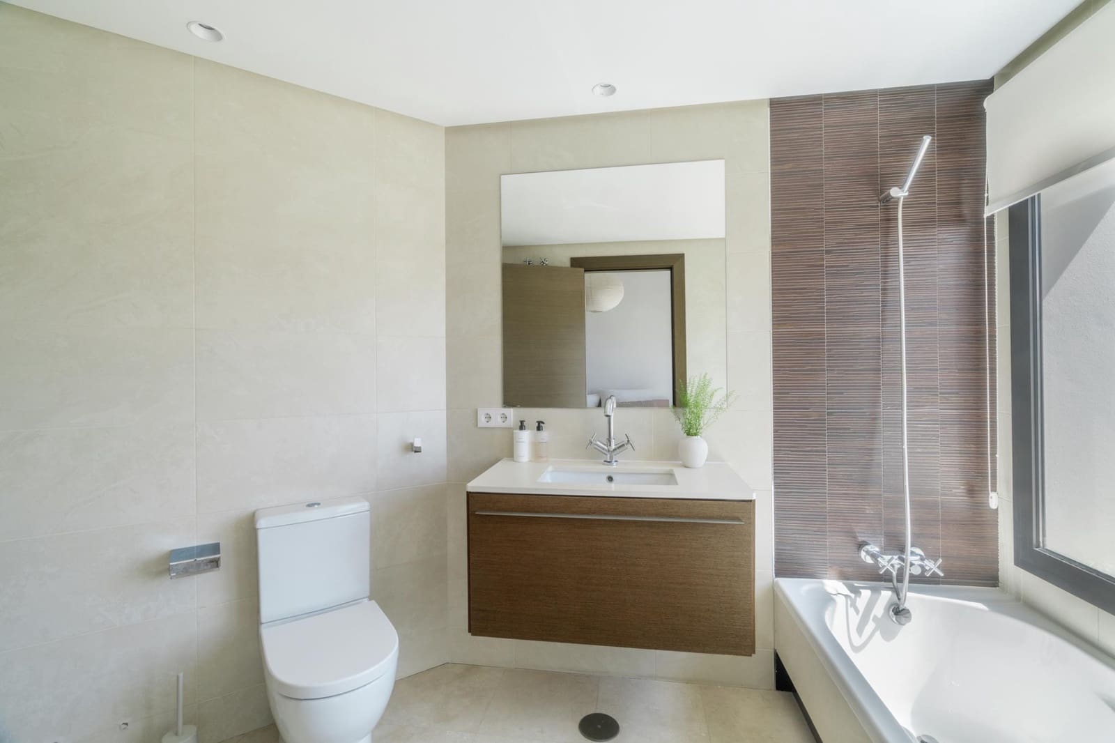 5 sypialnia Willa na sprzedaż w Benahavis z basenem garażem - 2 995 000 € (Ref: 9358975)