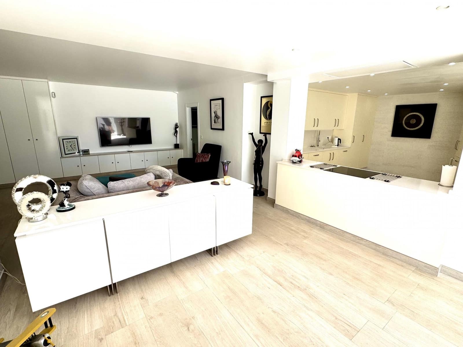 5 sovrum Villa till salu i Estepona med garage - 1 495 000 € (Ref: 9358977)