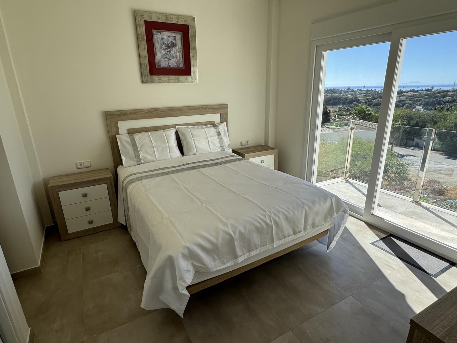 5 sovrum Villa till salu i Estepona med garage - 1 495 000 € (Ref: 9358977)