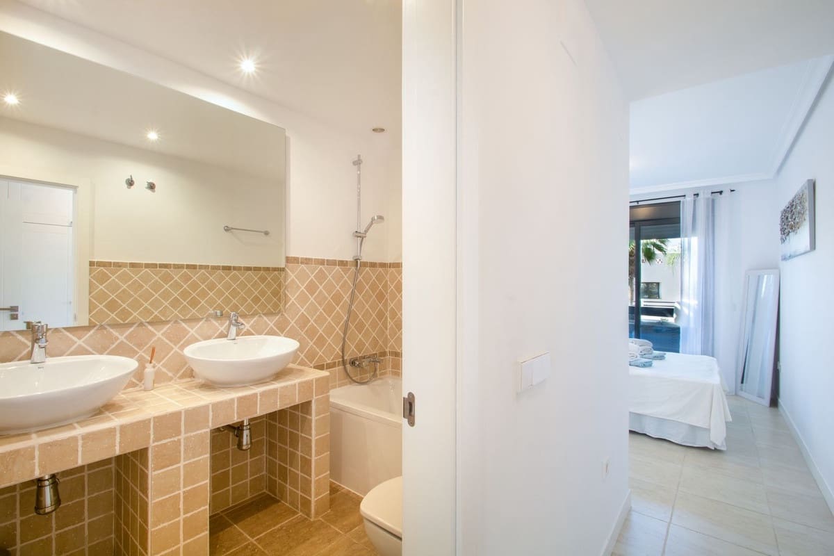 2 camera da letto Appartamento in vendita in New Golden Mile con piscina garage - 379.000 € (Rif: 9358978)