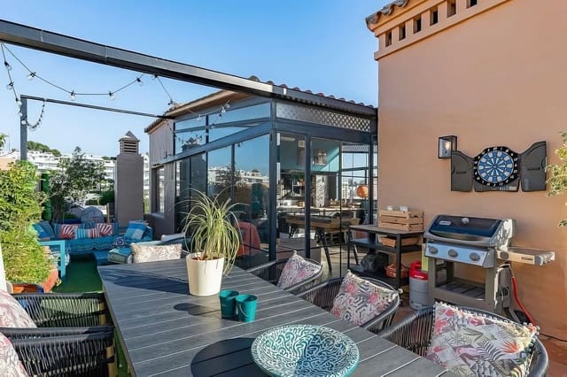 3 quarto Penthouse para venda em Estepona com piscina garagem - 880 000 € (Ref: 9358979)