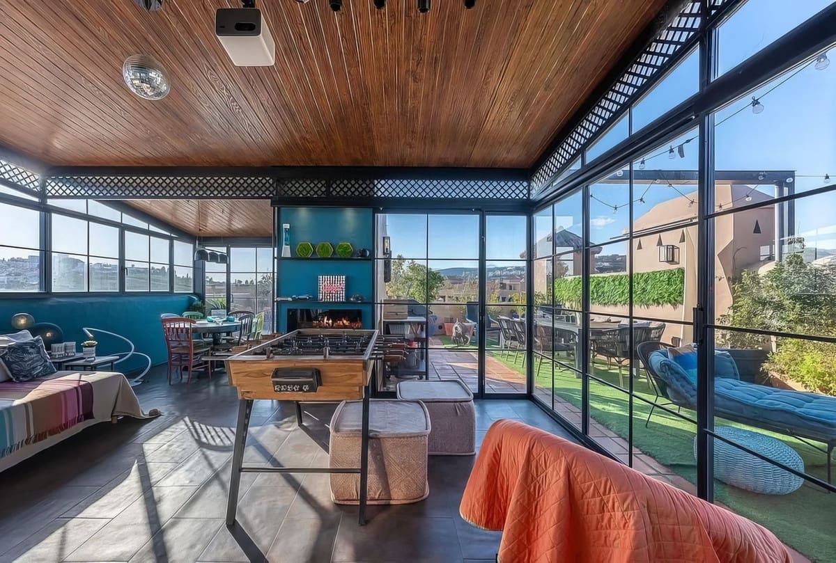 3 soverom Penthouse til salgs i Estepona med svømmebasseng garasje - € 880 000 (Ref: 9358979)