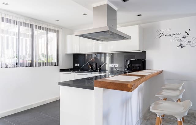 3 soverom Hus til salgs i Costalita, Estepona med svømmebasseng garasje - € 680 000 (Ref: 9367089)