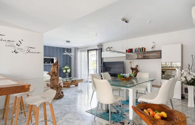 3 bedroom Townhouse for sale in Costalita, Estepona with pool garage - € 680,000 (Ref: 9367089)