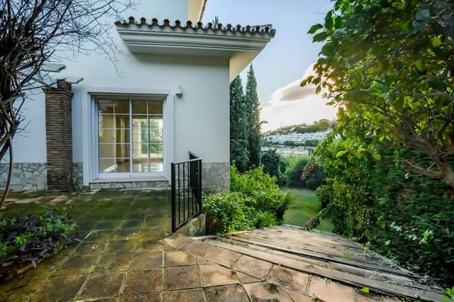 6 soveværelse Villa til salg i Nueva Andalucia, Marbella med swimmingpool garage - € 3.500.000 (Ref: 9371870)