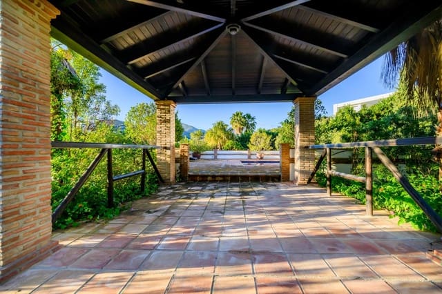 Chalet de 6 habitaciones en Nueva Andalucia, Marbella en venta con piscina garaje - 3.500.000 € (Ref: 9371870)