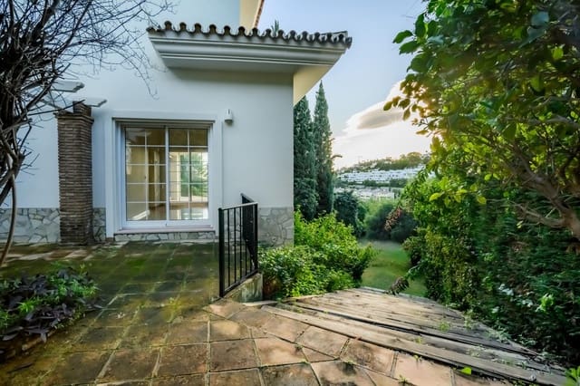 Chalet de 6 habitaciones en Nueva Andalucia, Marbella en venta con piscina garaje - 3.500.000 € (Ref: 9371870)
