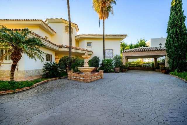 Chalet de 6 habitaciones en Nueva Andalucia, Marbella en venta con piscina garaje - 3.500.000 € (Ref: 9371870)