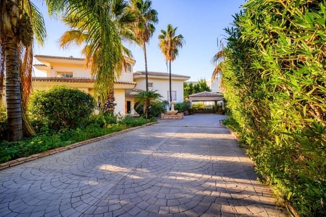 Chalet de 6 habitaciones en Nueva Andalucia, Marbella en venta con piscina garaje - 3.500.000 € (Ref: 9371870)