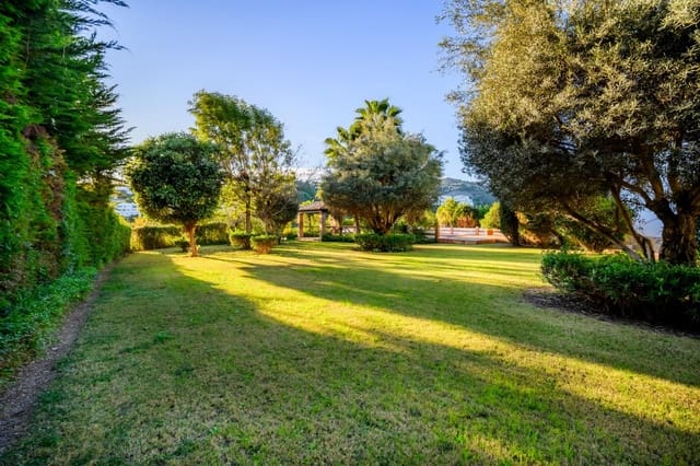 Chalet de 6 habitaciones en Nueva Andalucia, Marbella en venta con piscina garaje - 3.500.000 € (Ref: 9371870)