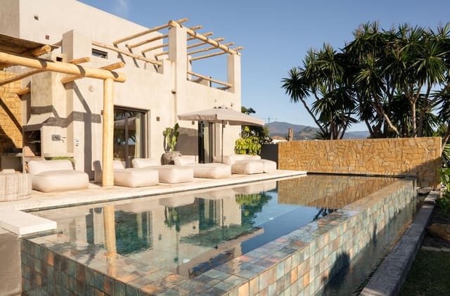 5 soveværelse Villa til salg i Selwo, Estepona med swimmingpool garage - € 3.970.000 (Ref: 9378831)