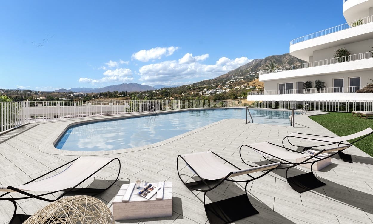2 soveværelse Penthouse til salg i Fuengirola med swimmingpool garage - € 459.950 (Ref: 9398254)