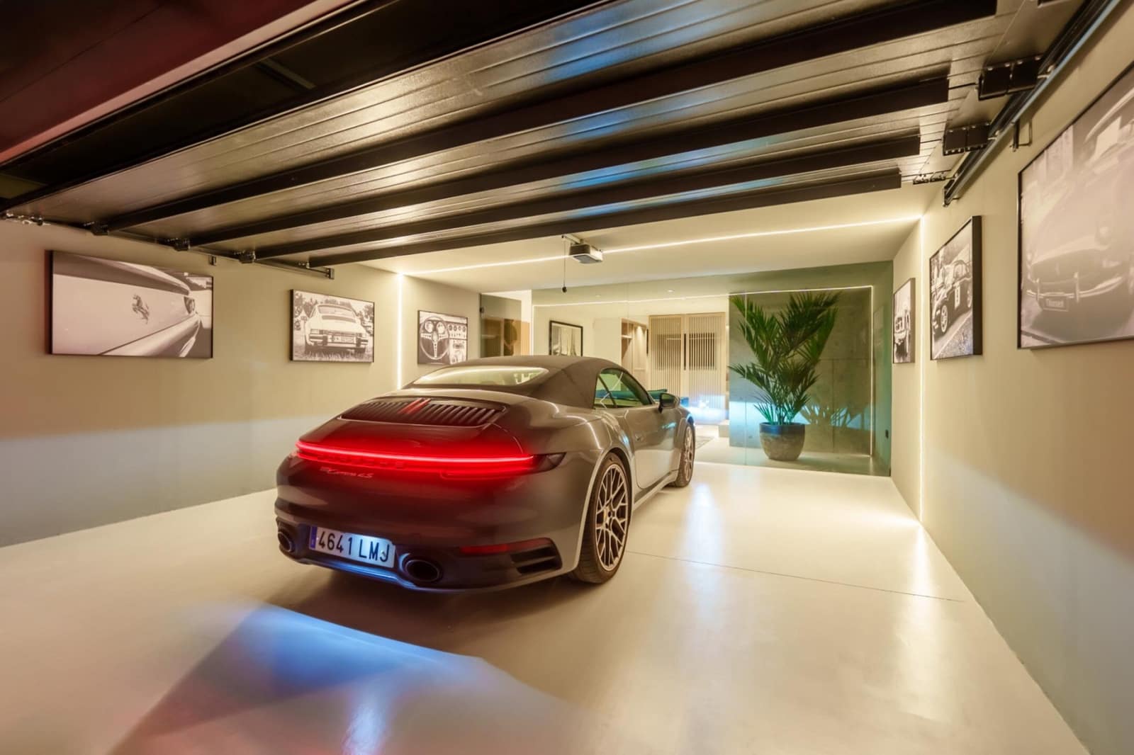 4 Zimmer Haus zu verkaufen in Marbella mit Pool Garage - 2.150.000 € (Ref: 9398255)