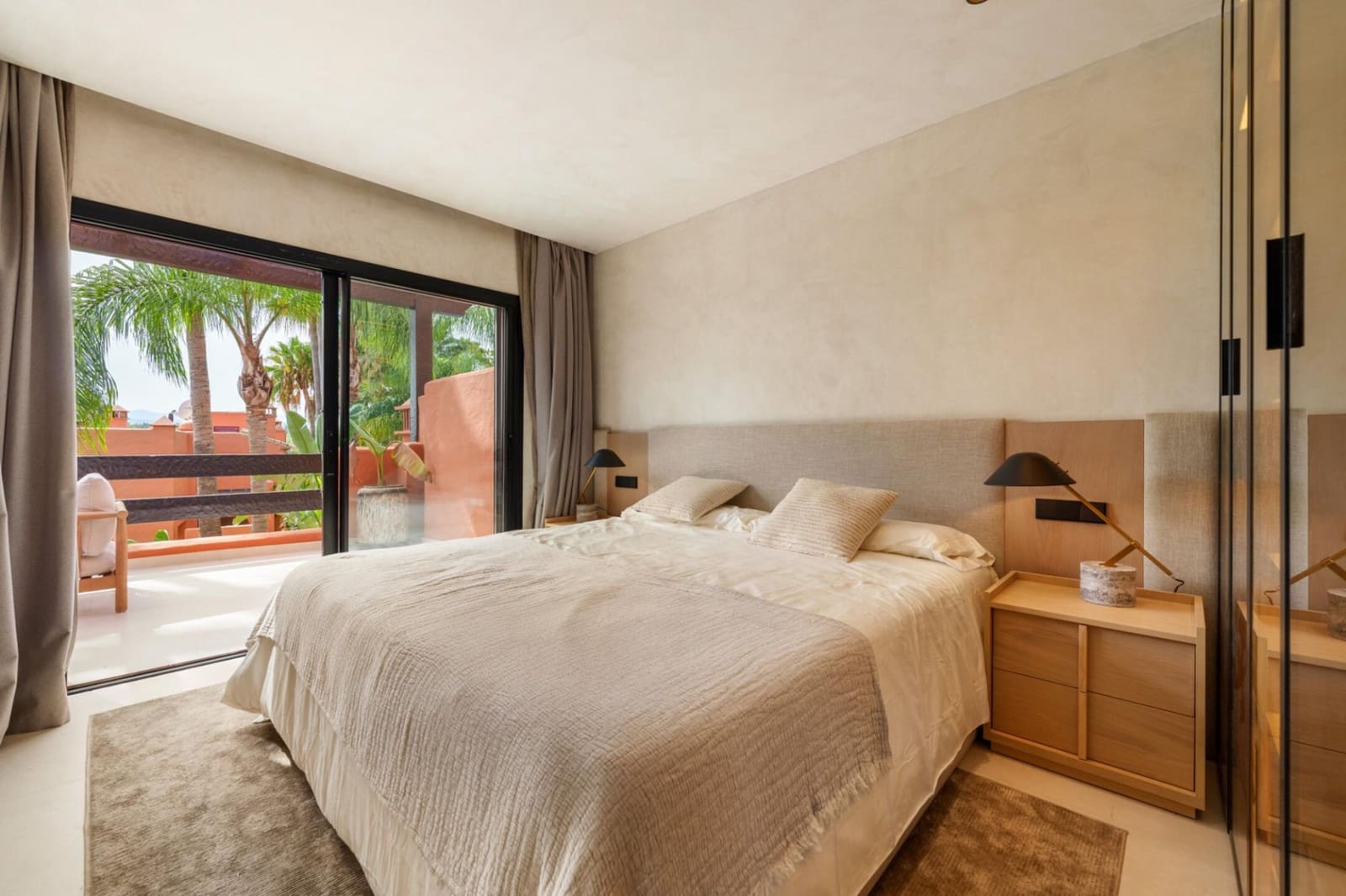 4 chambre Maison de Ville à vendre à Marbella avec piscine garage - 2 150 000 € (Ref: 9398255)