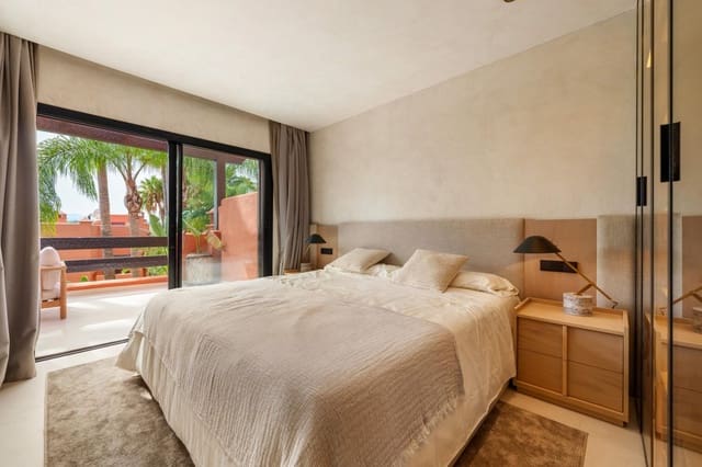 4 chambre Maison de Ville à vendre à Marbella avec piscine garage - 2 150 000 € (Ref: 9398255)