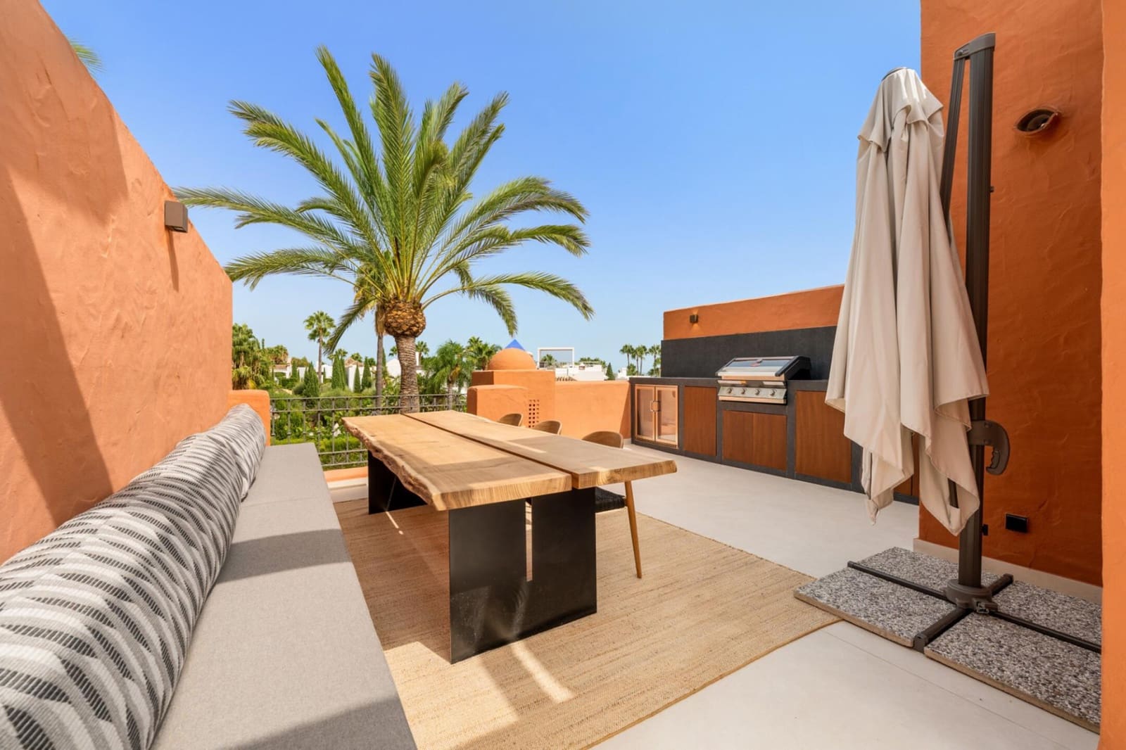 4 chambre Maison de Ville à vendre à Marbella avec piscine garage - 2 150 000 € (Ref: 9398255)